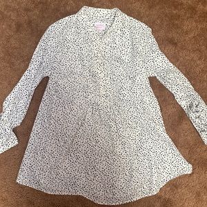 Black and white polka dot isabell maternity shirt.